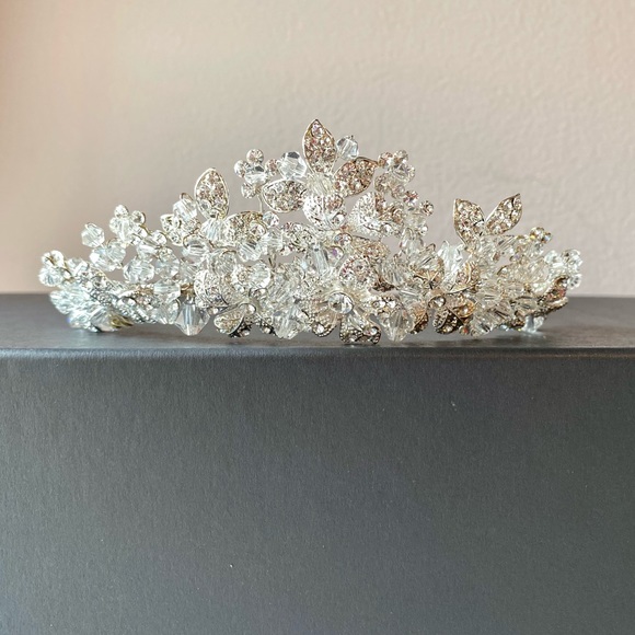 Bridal Crystal Tiara - Picture 9 of 12